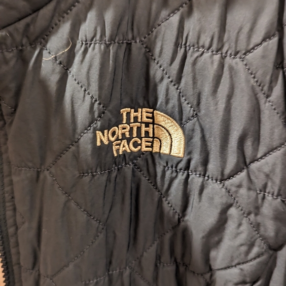 The North Face Osito Women's Coat  Size M Navy / Pink - Picture 6 of 6